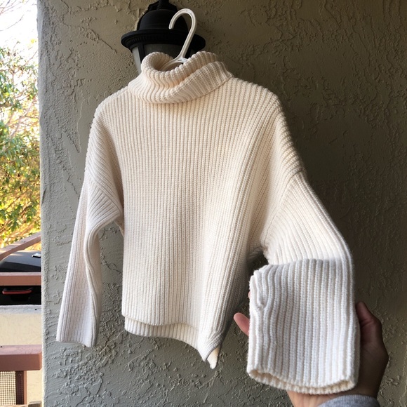 Abercrombie & Fitch Chunky Knit Turtleneck Sweater - Picture 2 of 3